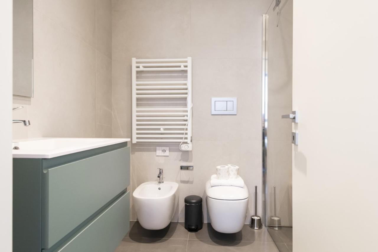 Easylife - Lussuosa Dimora Con Rooftop Condominiale Vista Duomo Milano Exteriör bild